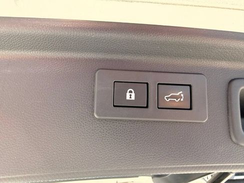 Used 2023 Subaru Forester Premium AWD/4WD image 8