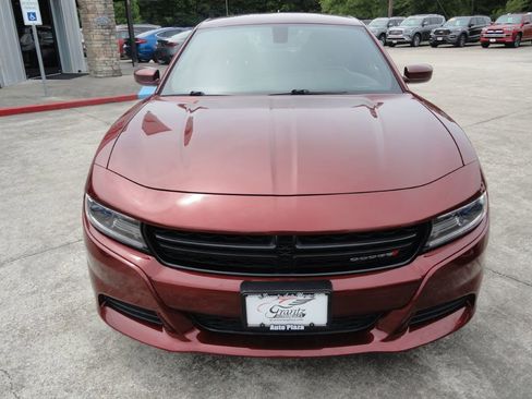 Used 2018 Dodge Charger SXT Plus image 2