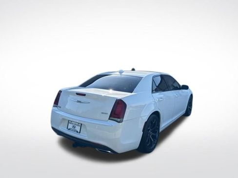 Used 2020 Chrysler 300 Touring w/ Sport Appearance Package RWD image 3