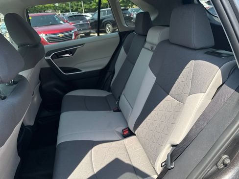 Used 2025 Toyota RAV4 XLE AWD/4WD image 33