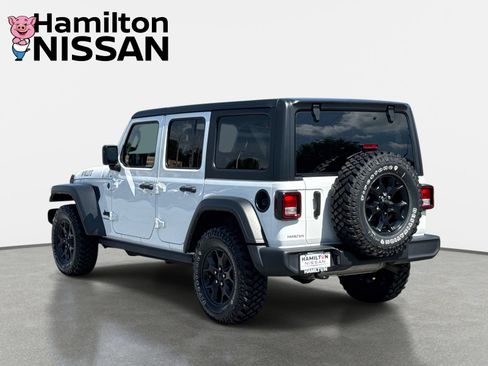 Used 2023 Jeep Wrangler Unlimited Sport AWD/4WD image 4