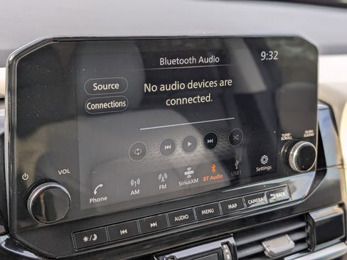 Used 2022 Nissan Pathfinder SL w/ Lighting Package (N92) image 32