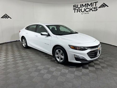 Used 2024 Chevrolet Malibu LT FWD image 3