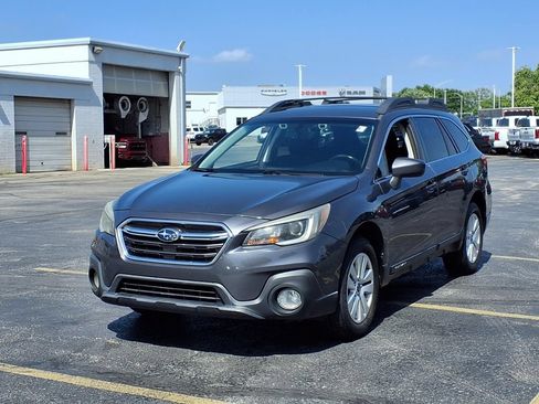 Used 2019 Subaru Outback 2.5i Premium AWD/4WD image 2