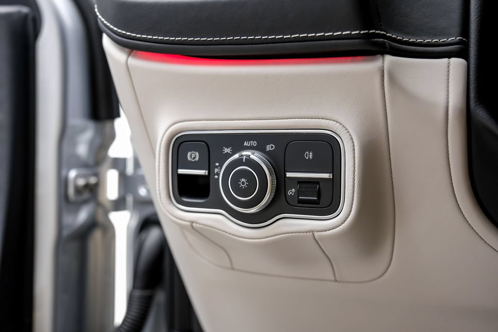 Used 2025 Mercedes-Benz G 63 AMG 4MATIC image 36