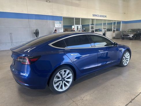 Used 2019 Tesla Model 3 Standard Range Plus image 9