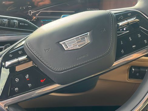 New 2025 Cadillac Escalade IQ Luxury 2 image 32