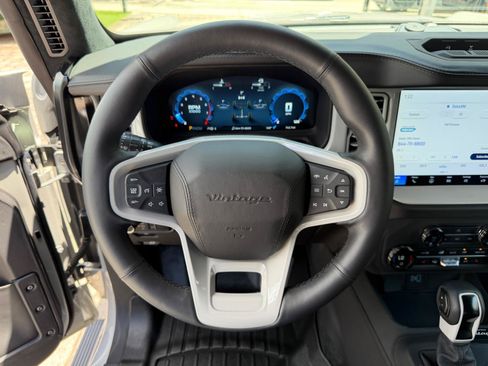 Used 2025 Ford Bronco Badlands AWD/4WD image 38