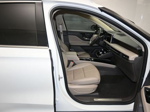 Used 2022 Lincoln Corsair Reserve w/ Elements Package FWD image 26