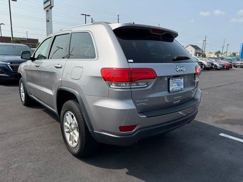 Used 2019 Jeep Grand Cherokee Laredo AWD/4WD image 5