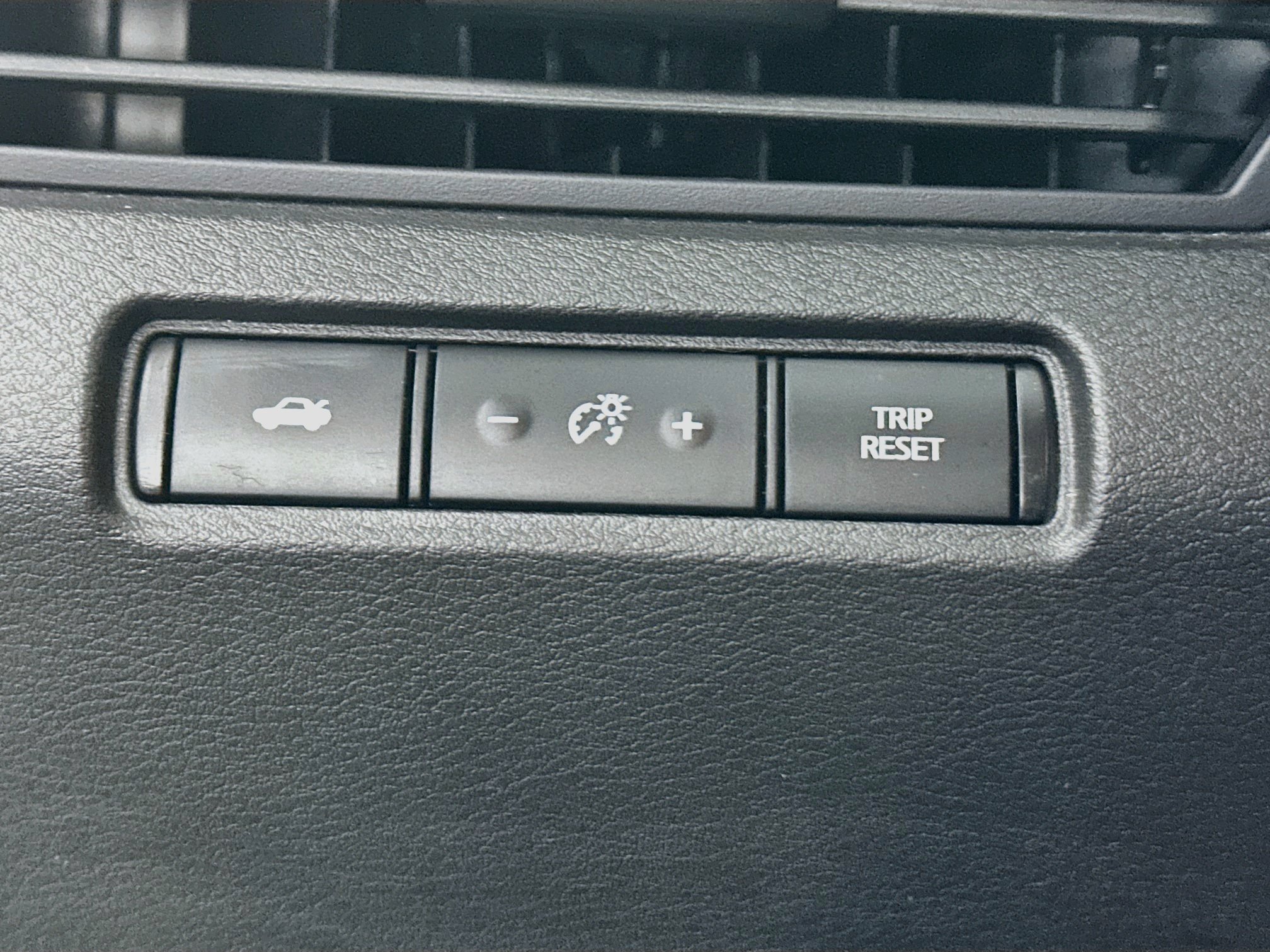 Used 2025 Nissan Altima 2.5 SV FWD image 16