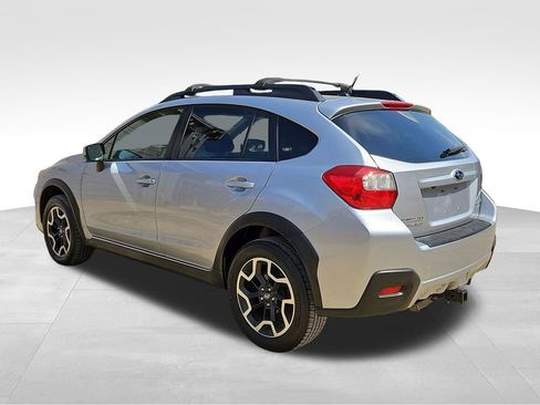 Used 2017 Subaru Crosstrek 2.0i Premium w/ Moonroof Package image 5