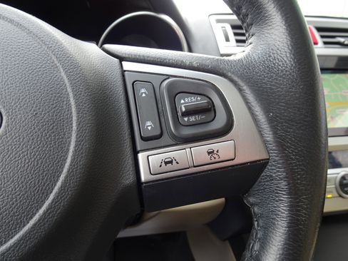 Used 2017 Subaru Outback 2.5i Limited image 22