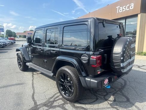 Used 2024 Jeep Wrangler Unlimited Sahara w/ Technology Group AWD/4WD image 7