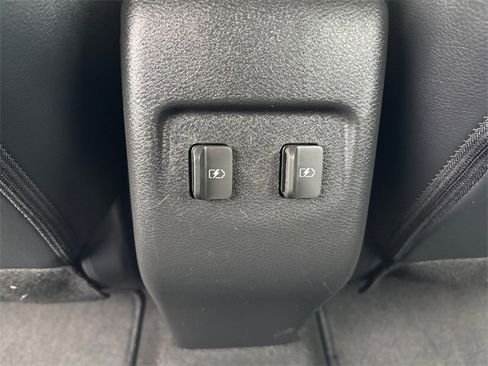 Used 2023 Nissan Kicks SR w/ SR Premium Package image 26