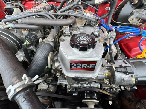 Used 1994 Toyota Pickup 2WD Regular Cab image 32