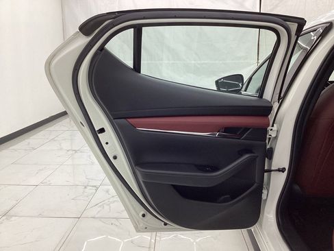 Used 2019 MAZDA MAZDA3 Hatchback w/ Premium Package image 24