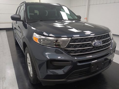 Used 2023 Ford Explorer XLT AWD/4WD image 14