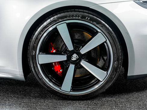 Used 2025 Porsche 911 Carrera S w/ Premium Package image 15