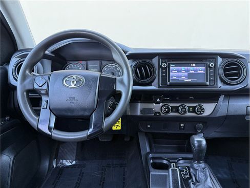 Used 2016 Toyota Tacoma SR image 14