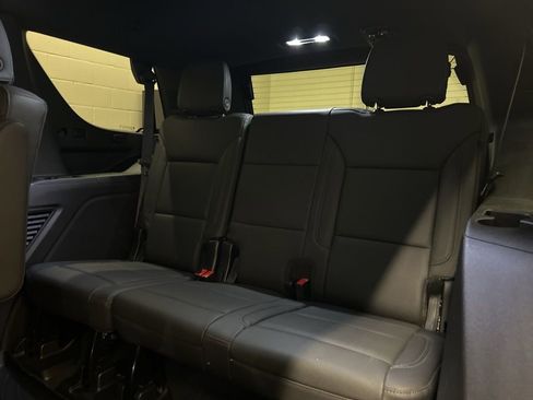 Used 2022 Chevrolet Tahoe Z71 w/ Luxury Package image 9