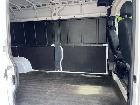 Used 2025 RAM ProMaster 2500 w/ Convenience Group FWD image 9