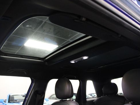 Used 2019 MINI Cooper 4-Door Hardtop image 24