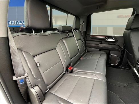 Used 2025 GMC Sierra 2500 Denali w/ Technology Package AWD/4WD image 26