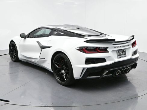 Used 2023 Chevrolet Corvette Z06 w/ Stealth Interior Trim Package RWD image 5
