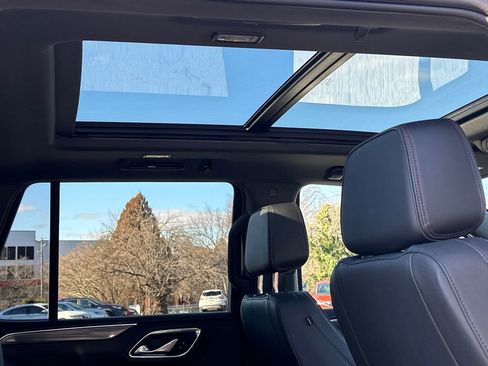 Used 2023 Chevrolet Tahoe RST w/ Luxury Package image 17