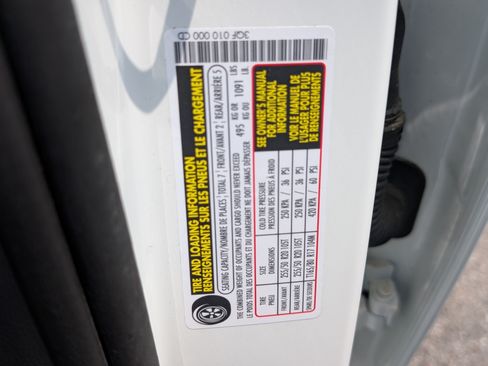 Used 2024 Volkswagen Atlas SEL AWD/4WD image 41
