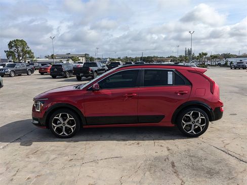 Certified 2024 Kia Niro EX Touring image 6