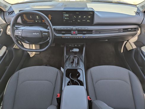 Certified 2025 Kia K4 FWD image 12