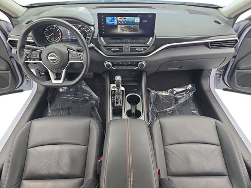 Certified 2023 Nissan Altima 2.5 SR w/ SR Premium Package FWD image 9