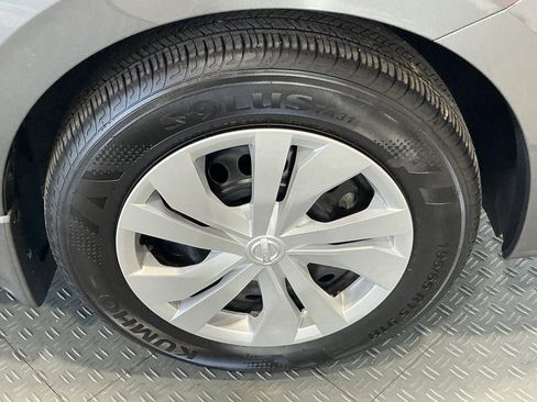 Used 2024 Nissan Versa S image 28