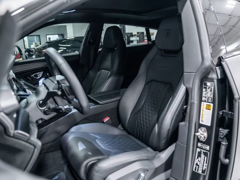 Used 2024 Lamborghini Urus Performante AWD/4WD image 11