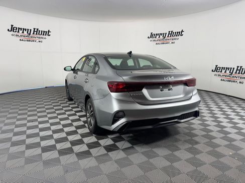 Used 2024 Kia Forte LXS w/ LXS Technology Package FWD image 8