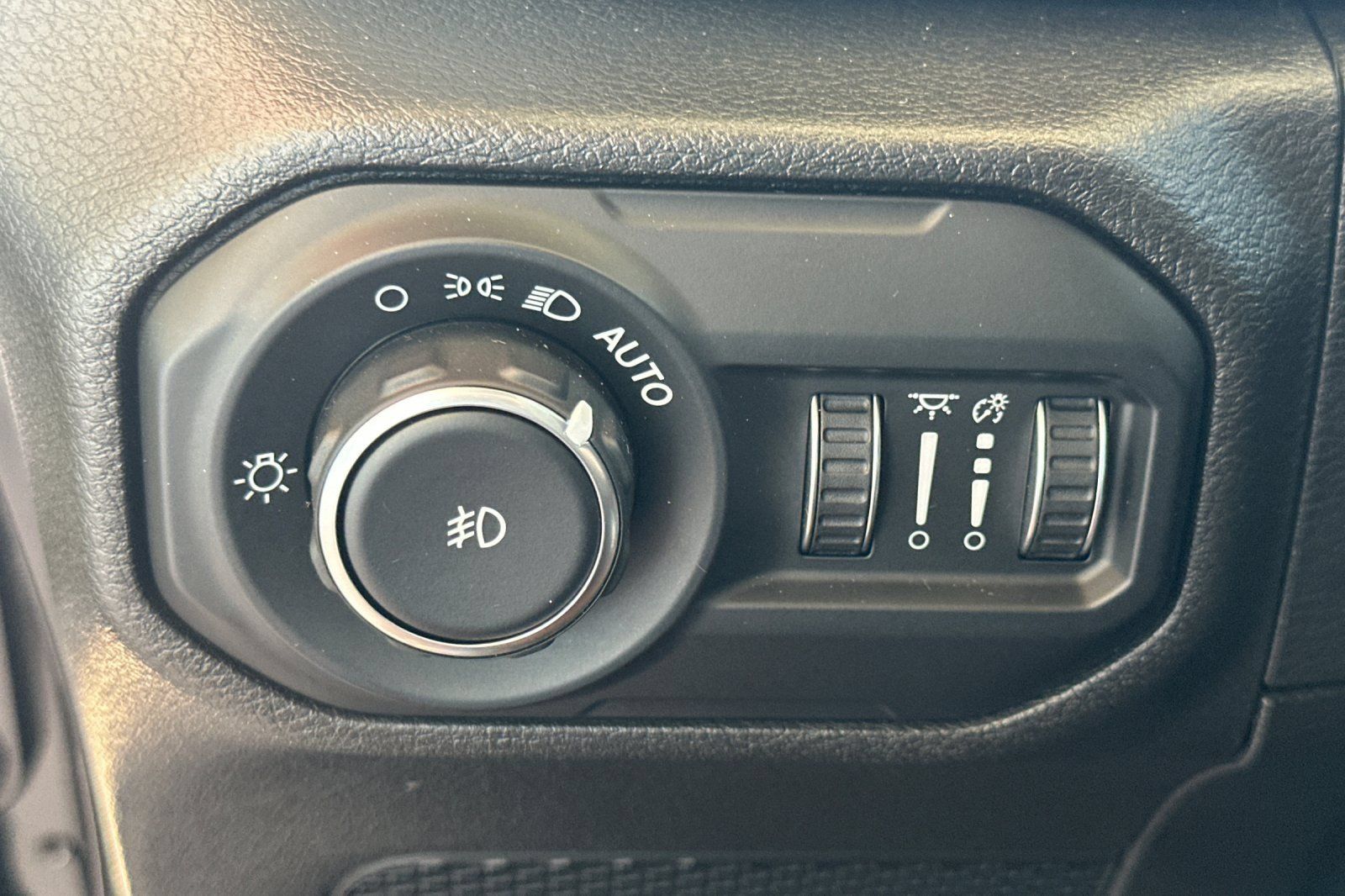 Used 2021 Jeep Wrangler Rubicon AWD/4WD image 30