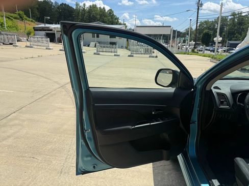 Used 2011 Mitsubishi Outlander Sport SE image 18