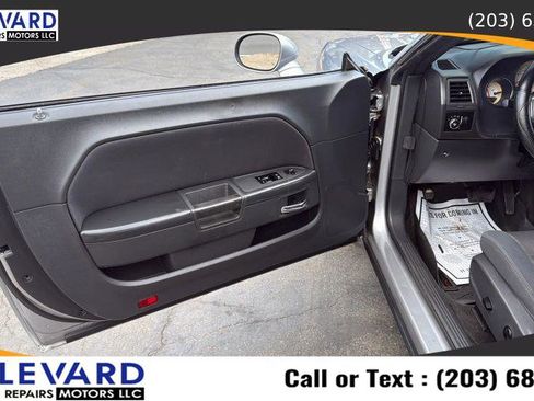 Used 2011 Dodge Challenger R/T w/ Electronics Convenience Group image 25