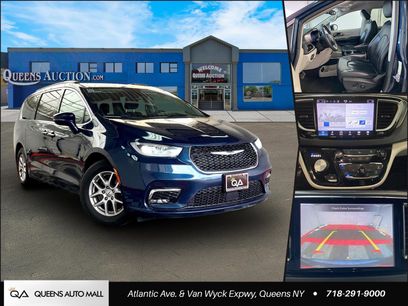 Used 2022 Chrysler Pacifica Touring-L