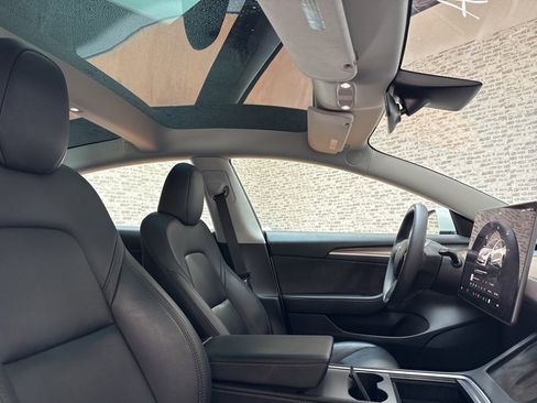 Used 2023 Tesla Model 3 Standard Range image 10