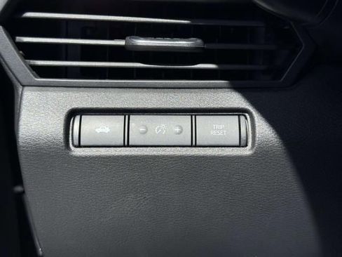 Used 2024 Nissan Altima 2.5 SV FWD image 17
