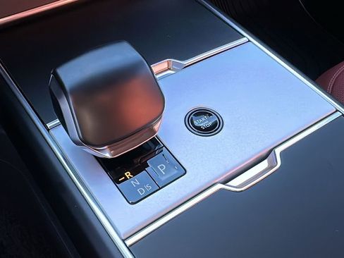 New 2025 Land Rover Range Rover SV image 22