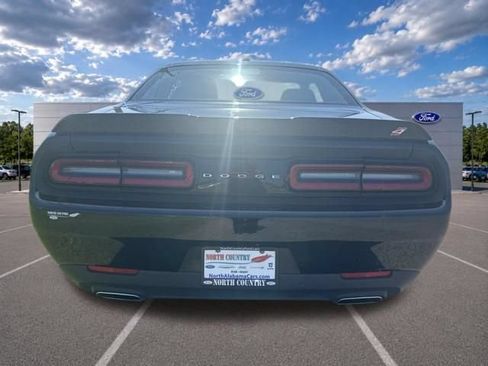Used 2022 Dodge Challenger GT AWD/4WD image 9