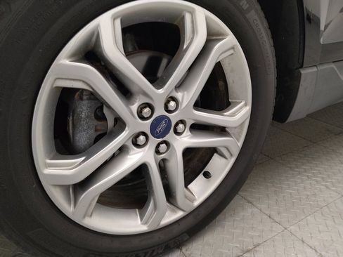 Used 2017 Ford Edge Titanium FWD image 31