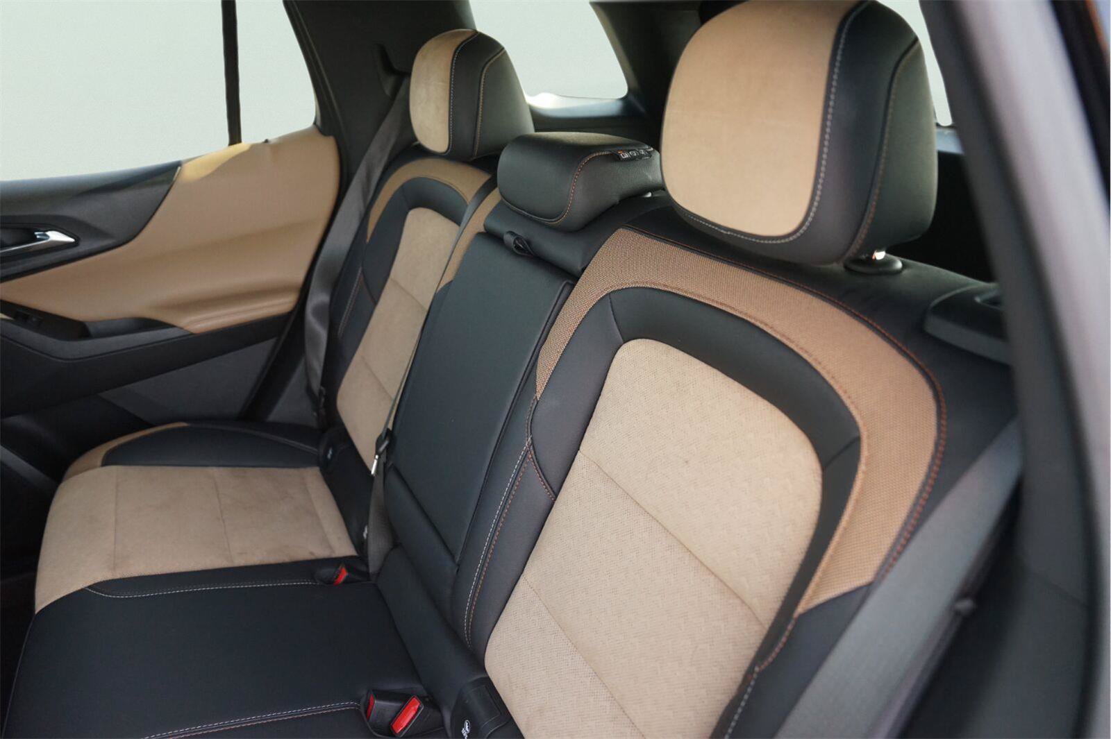 Used 2025 Chevrolet Equinox ACTIV FWD image 13
