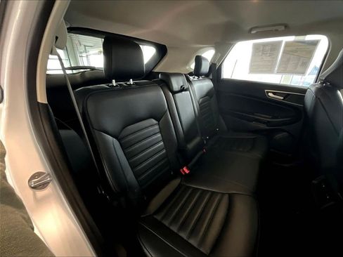 Used 2024 Ford Edge SEL w/ Convenience Package image 16