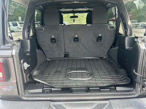 Used 2020 Jeep Wrangler Unlimited Sahara AWD/4WD image 28