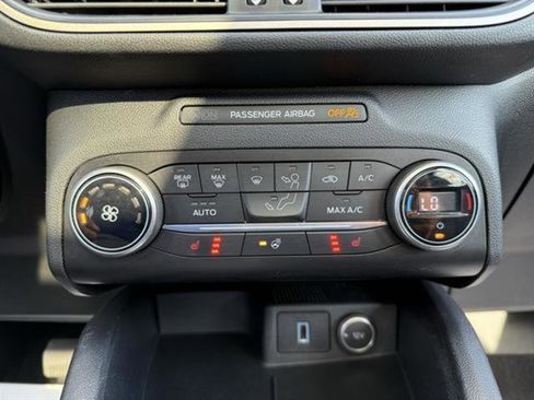 Used 2020 Ford Escape SEL image 18